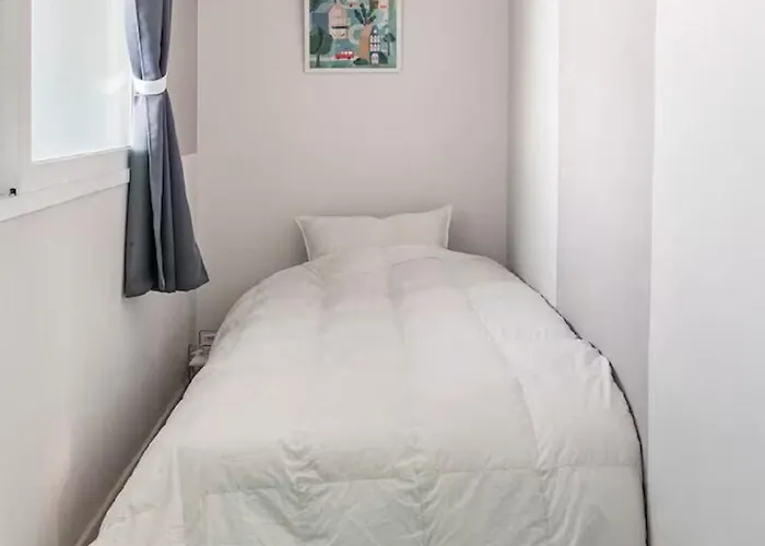 Comfy & Cozy Apartment